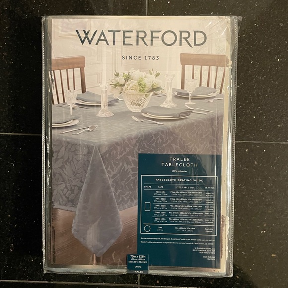 NWT WATERFORD TRALEE 70” x 126” (177 cm x 320 cm) blue hue Tablecloth - Picture 2 of 3
